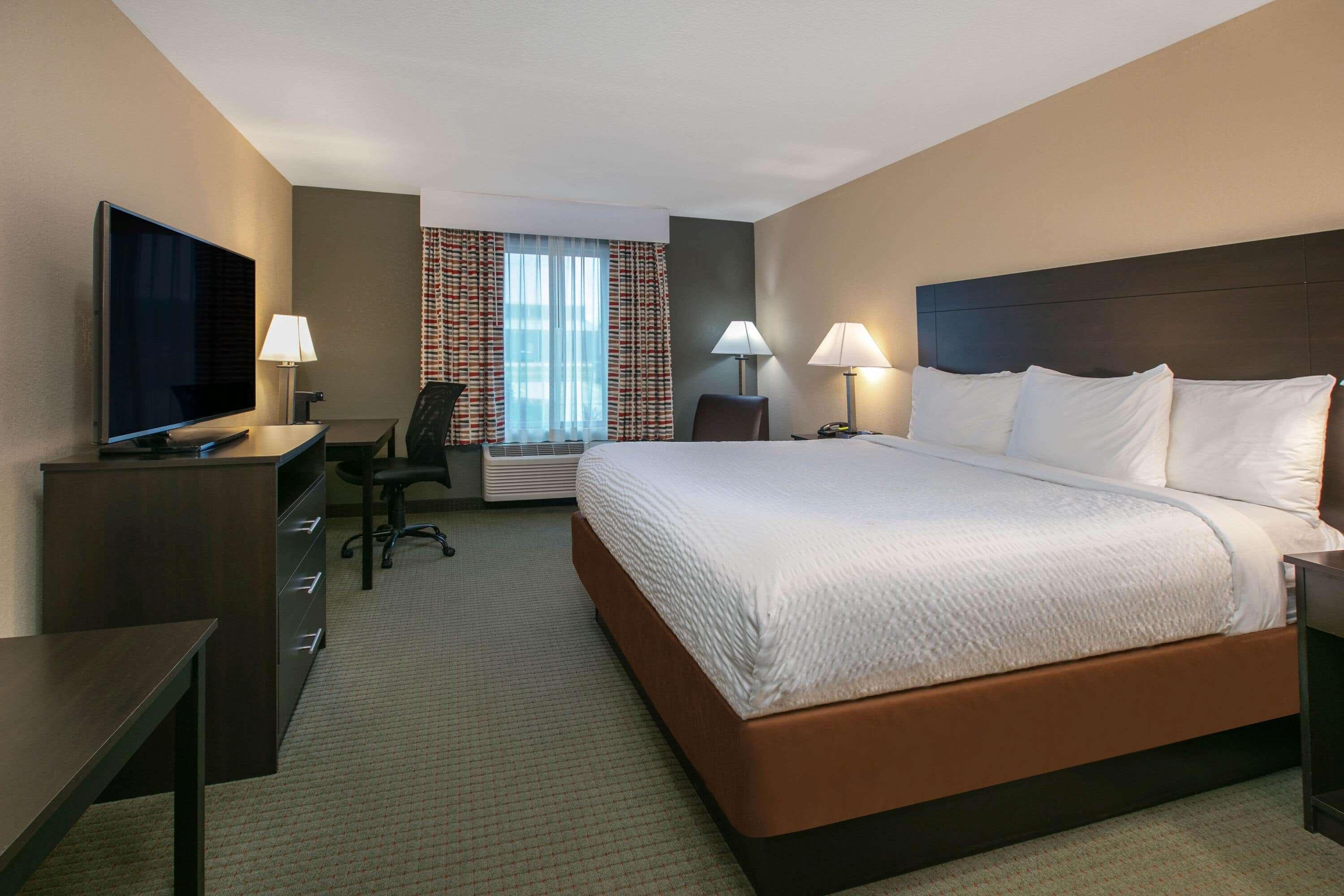 Days Inn & Suites By Wyndham Florence/Jackson Area Экстерьер фото