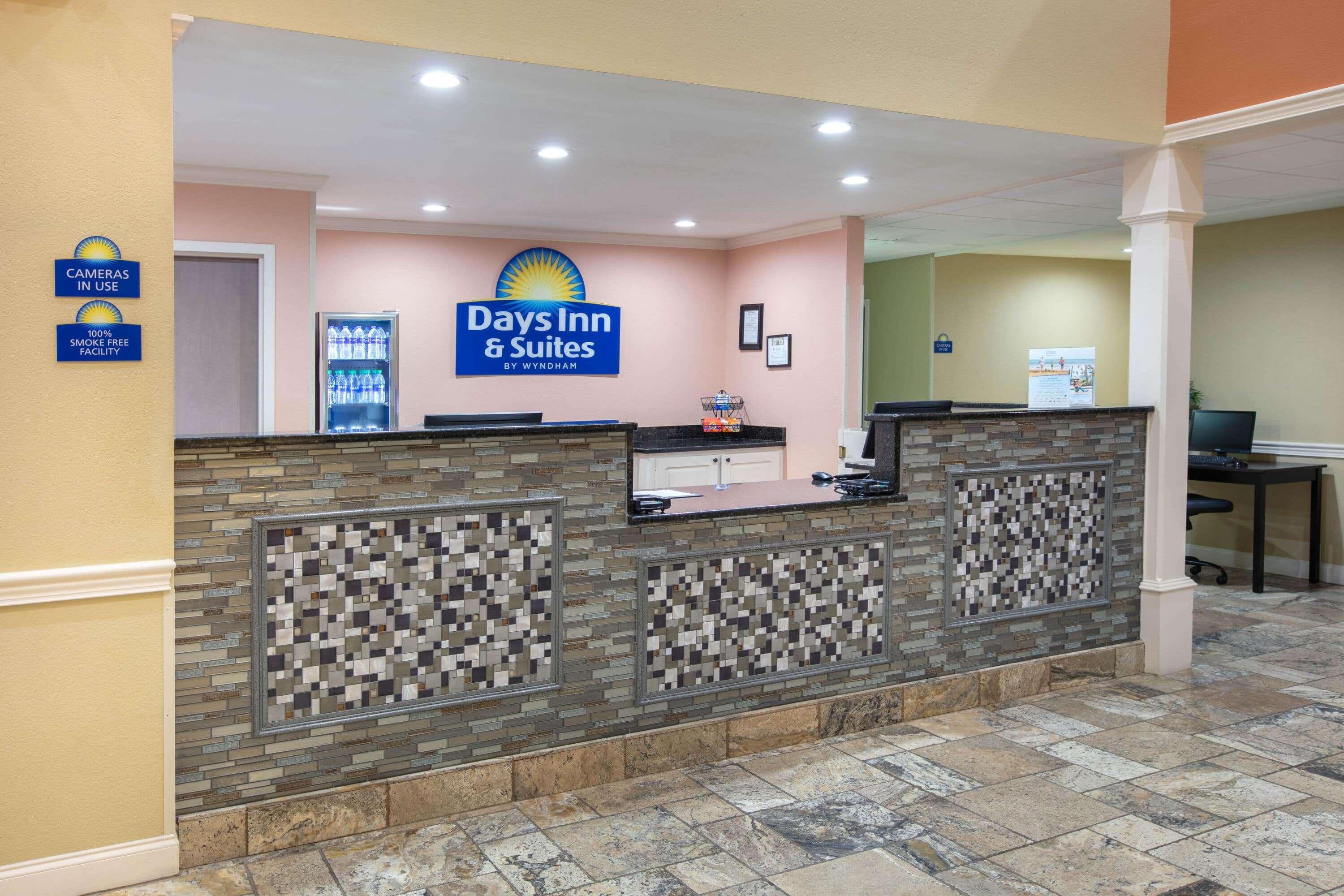 Days Inn & Suites By Wyndham Florence/Jackson Area Экстерьер фото