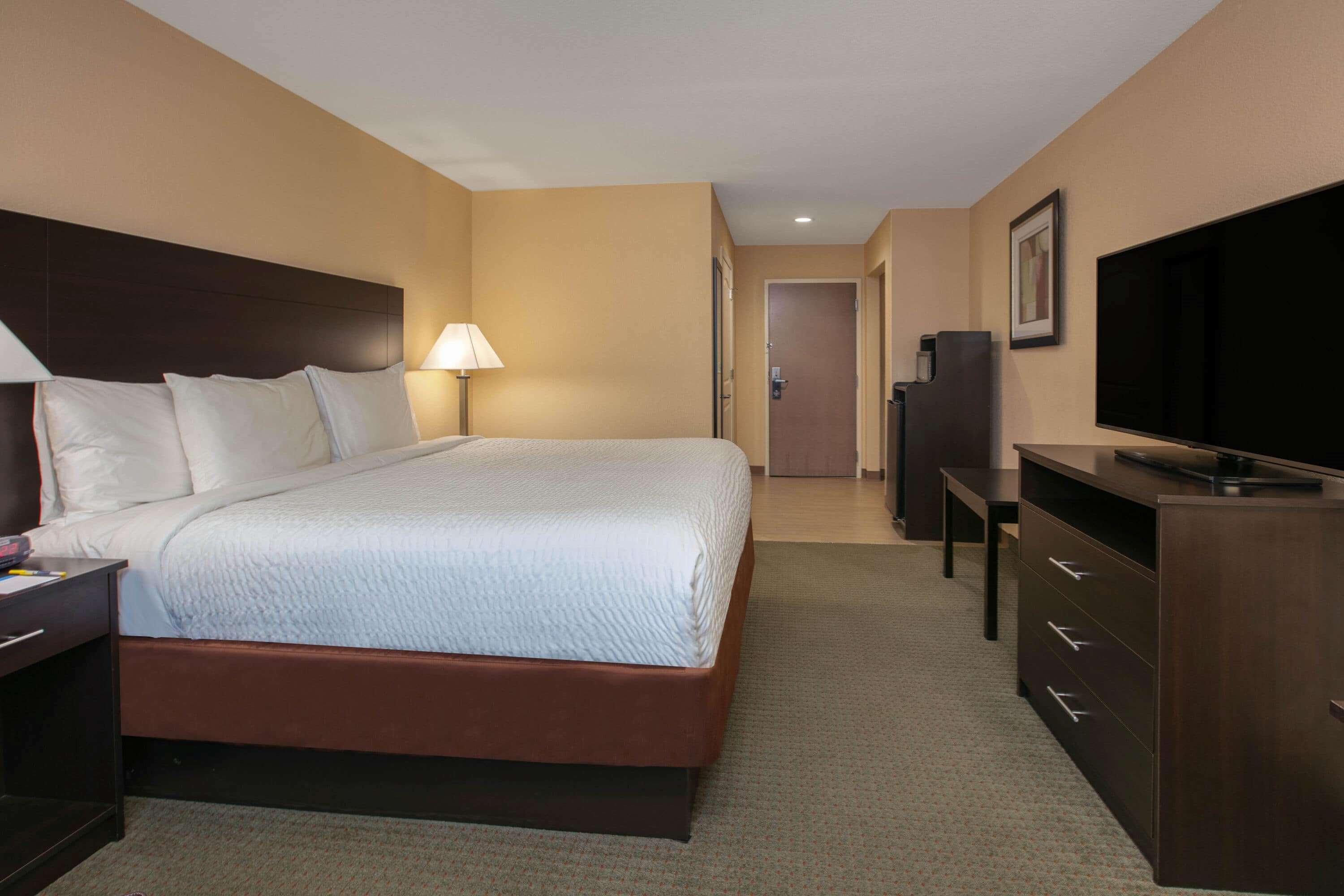 Days Inn & Suites By Wyndham Florence/Jackson Area Экстерьер фото